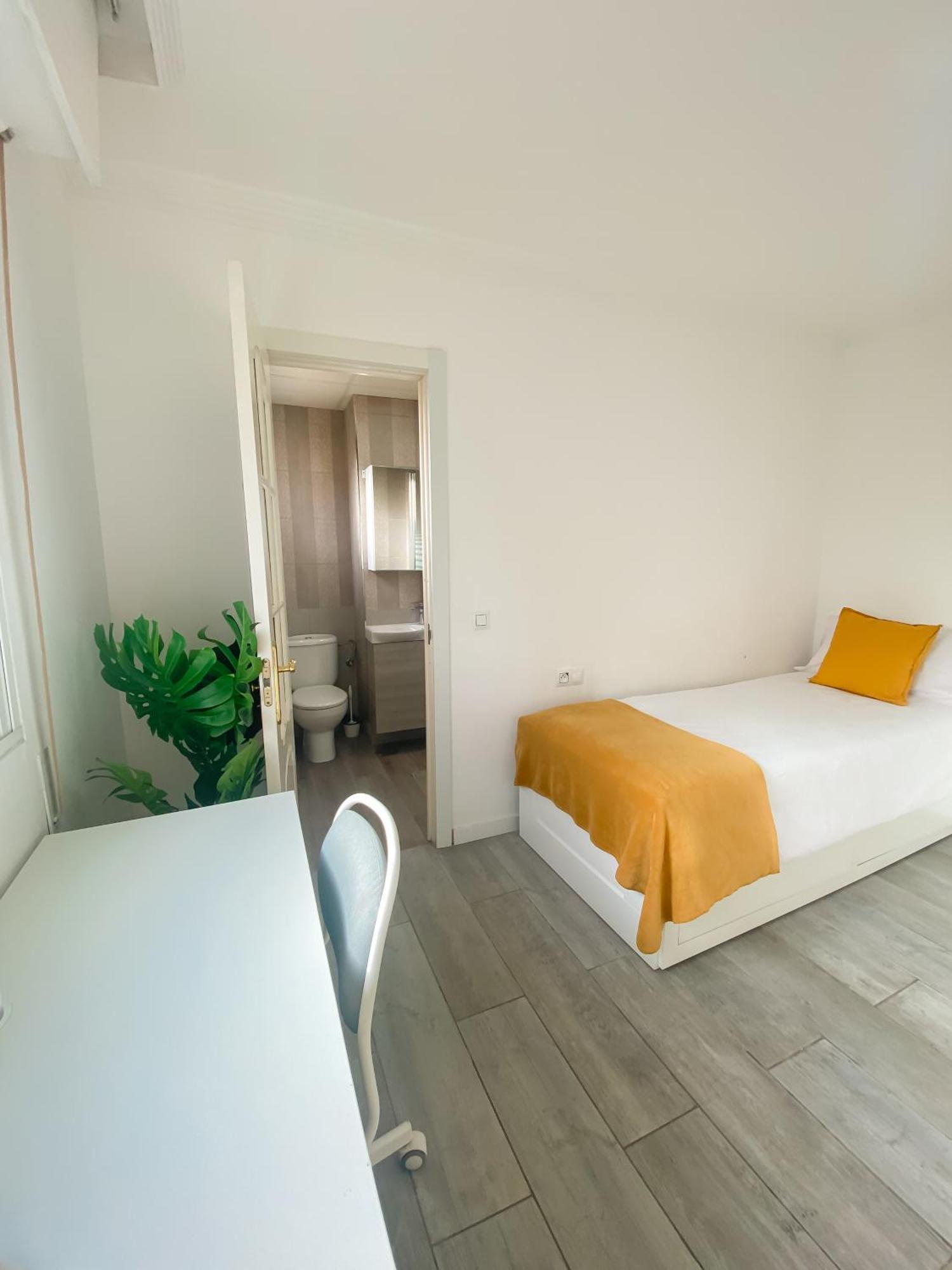3 Rooms Y 3 Baths Y Aparcamiento Catedral Malaga Bagian luar foto